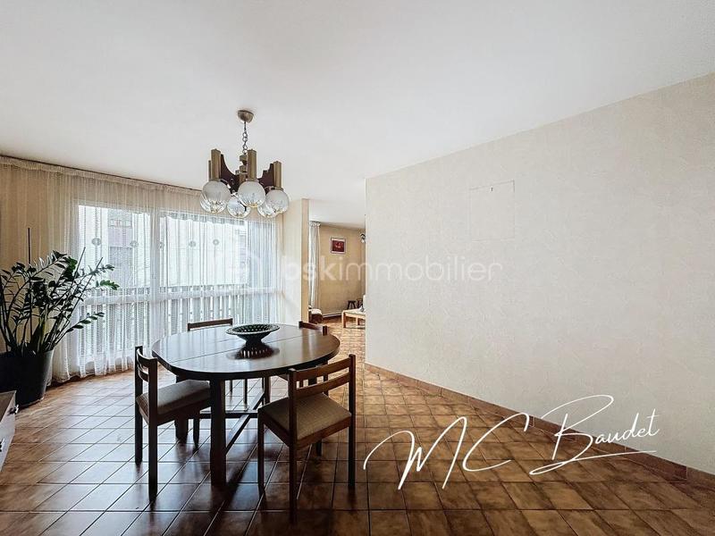 Appartement - 88 m² - 5 pièces