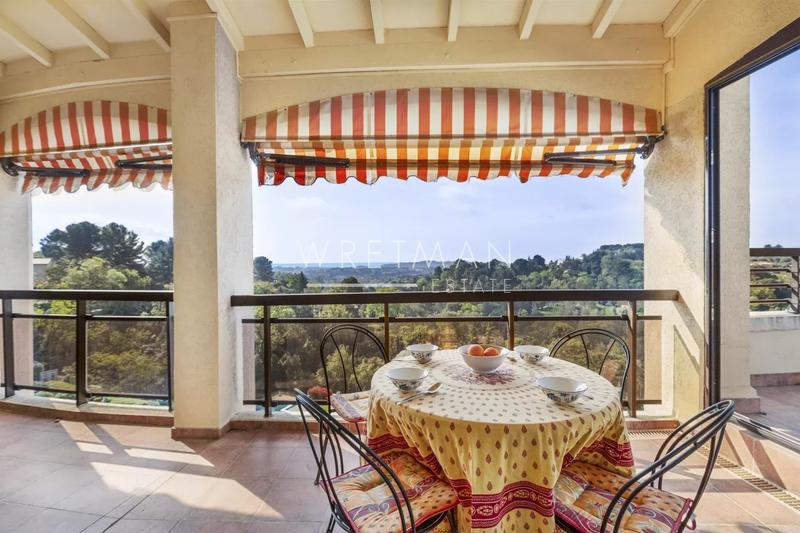 Appartement - 159 m² - 5 pièces