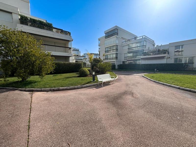 Appartement - 80 m² - 3 pièces