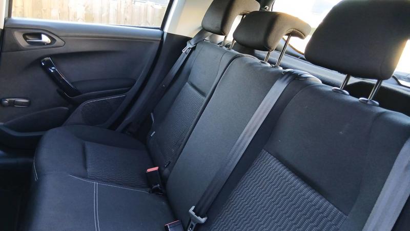 Peugeot 208 1.5 BlueHDi 100 Allure