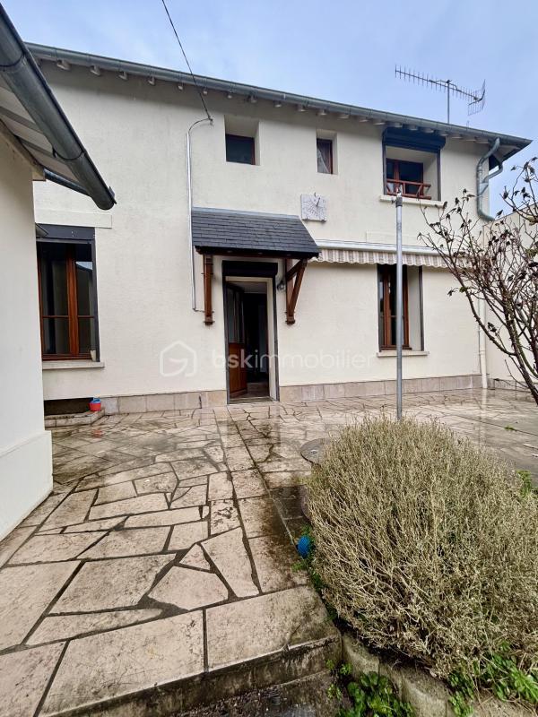 Maison traditionnelle - 79 m² - 4 pièces