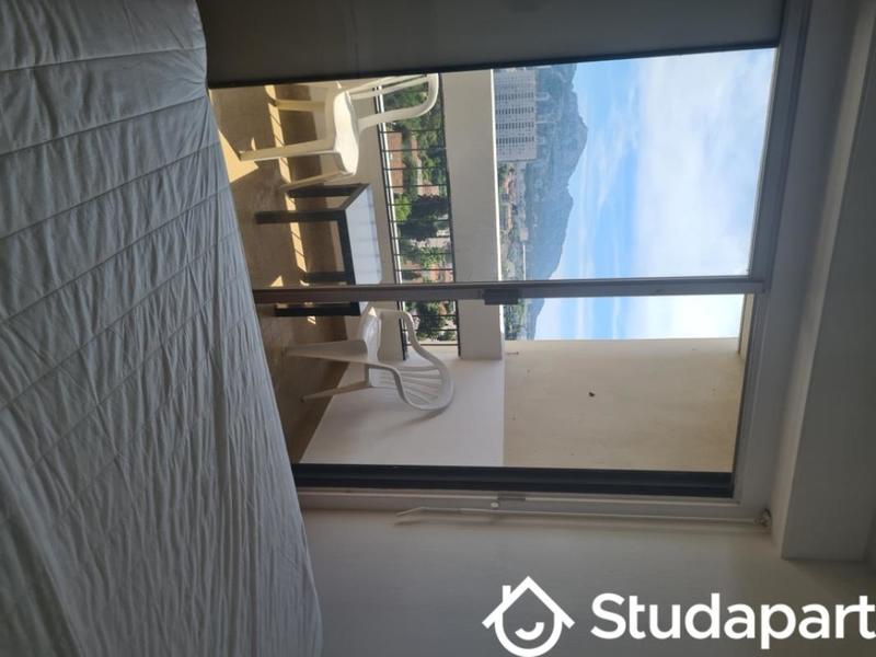 Chambre - 13 m² - 1 pièce