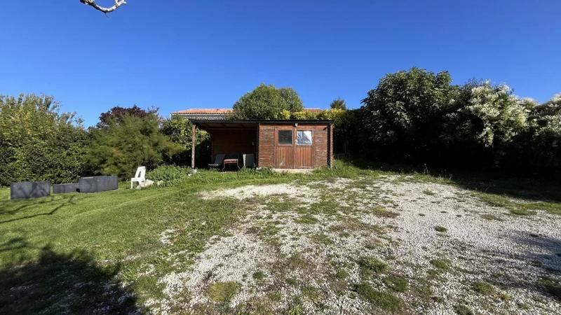 Propriété - 265 m² - 6 pièces