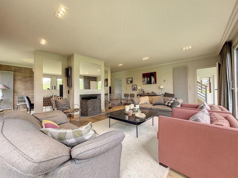 Maison traditionnelle - 388 m² - 15 pièces