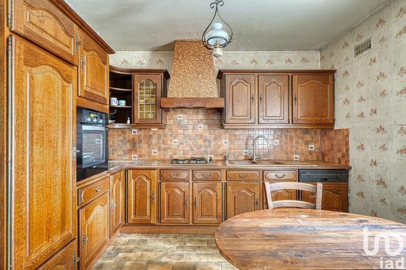 Maison - 213 m² - 9 pièces