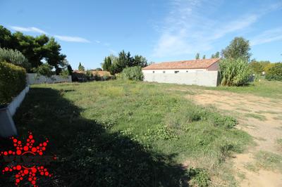 Terrain constructible - 697 m²