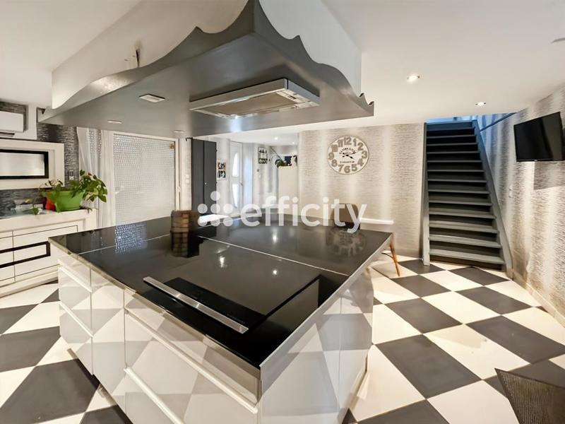 Maison - 150 m² - 5 pièces