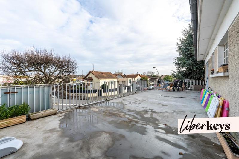 Local commercial - 362 m² - 7 pièces