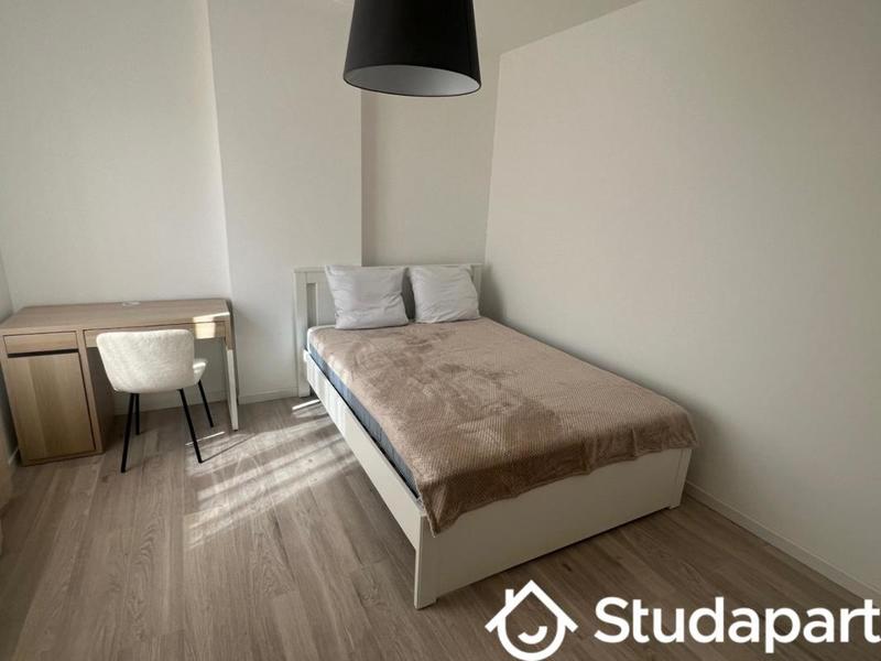 Chambre - 13 m² - 1 pièce