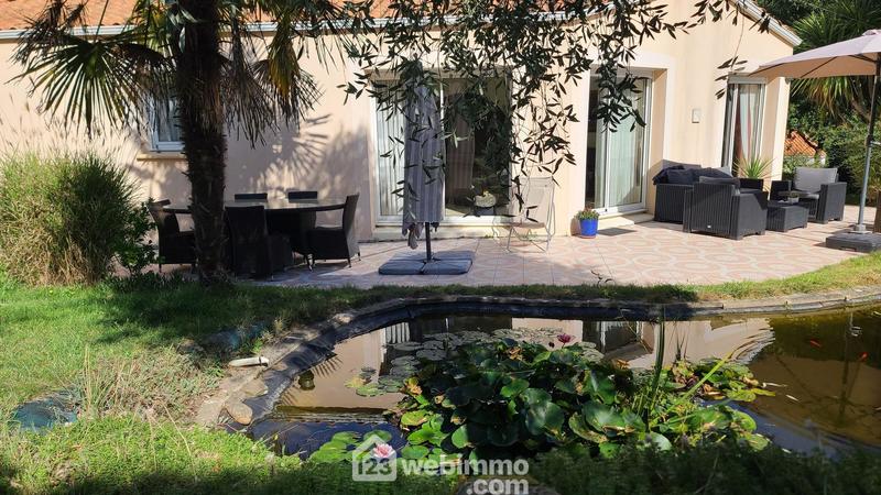 Villa - 204 m² - 8 pièces