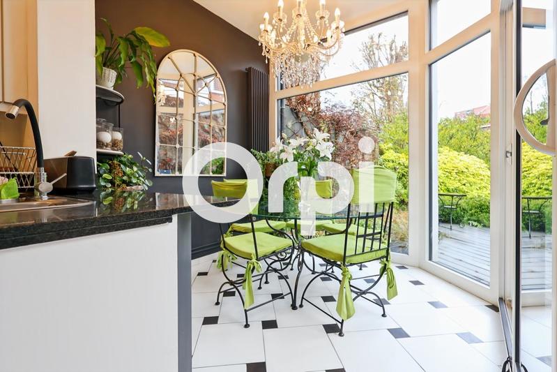 Maison de ville - 255 m² - 7 pièces