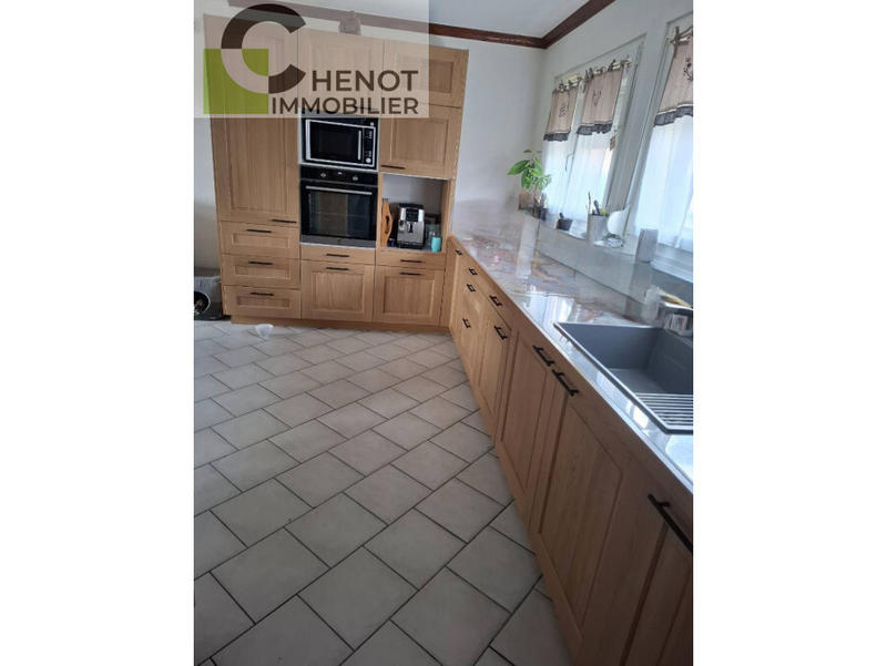 Propriété - 100 m² - 5 pièces