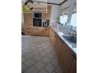 Propriété - 100 m² - 5 pièces