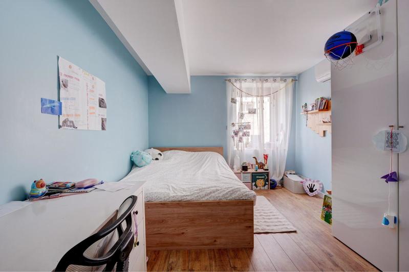 Maison - 222 m² - 5 pièces