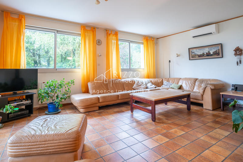 Maison - 200 m² - 6 pièces