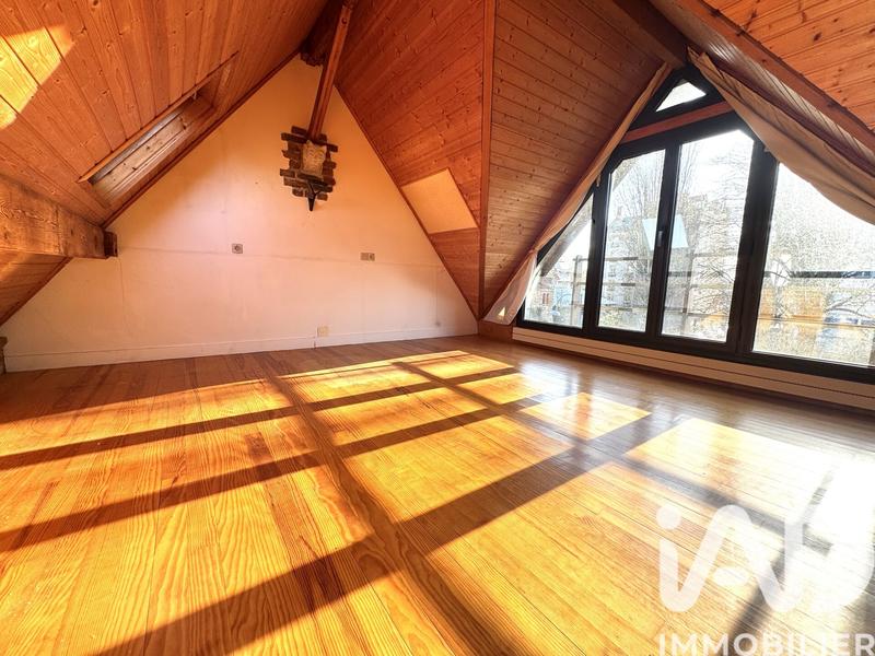 Maison - 266 m² - 11 pièces