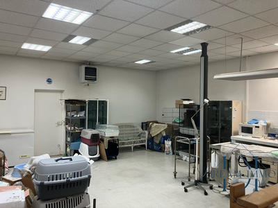 Local commercial - 161 m² - 4 pièces