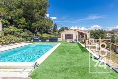 Maison - 180 m² - 6 pièces