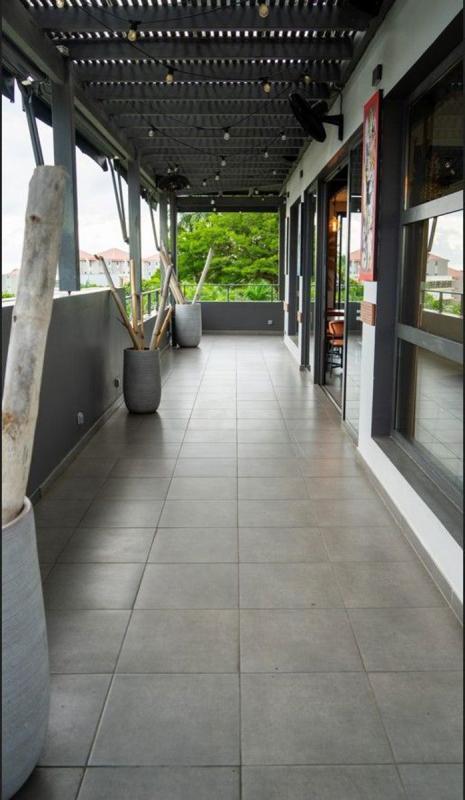 Local commercial - 195 m²