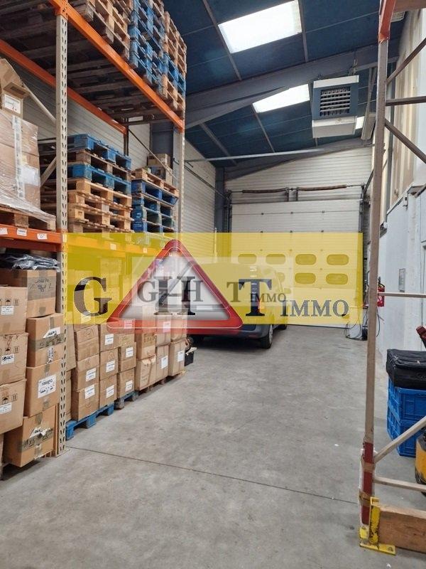 Entrepôt - 965 m²