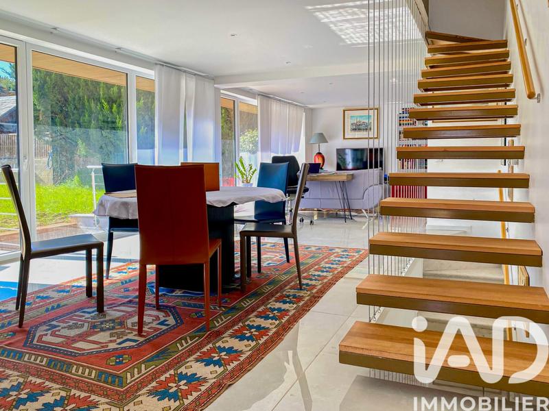 Maison de maîtres - 270 m² - 9 pièces