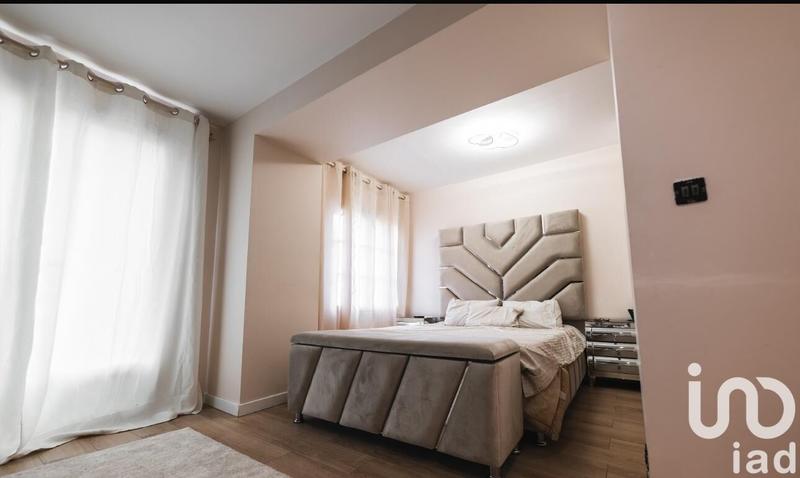 Maison - 298 m² - 10 pièces