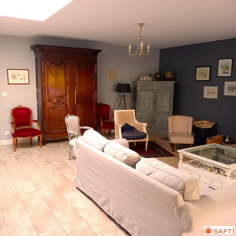 Maison - 254 m² - 9 pièces