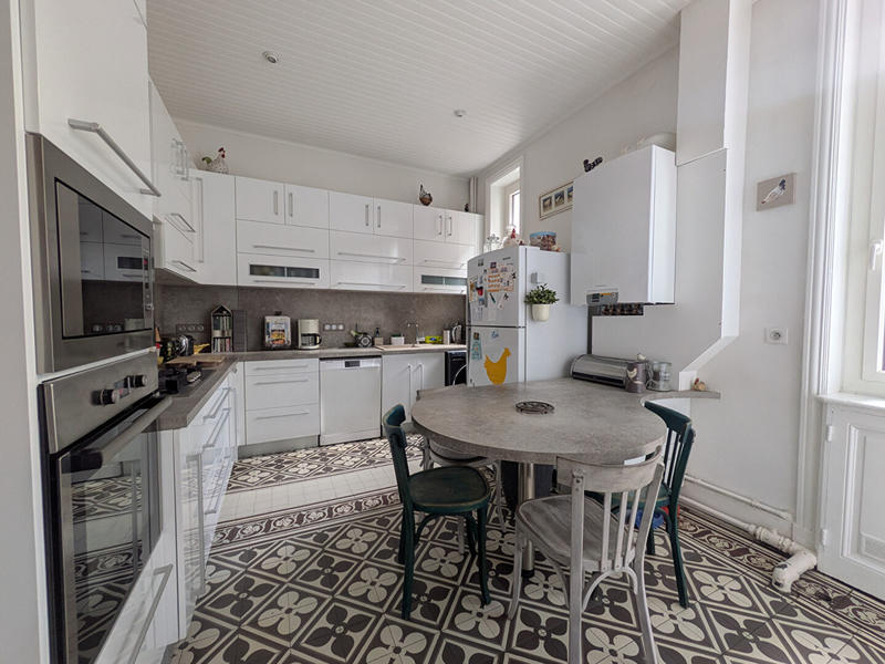 Appartement - 188 m² - 5 pièces