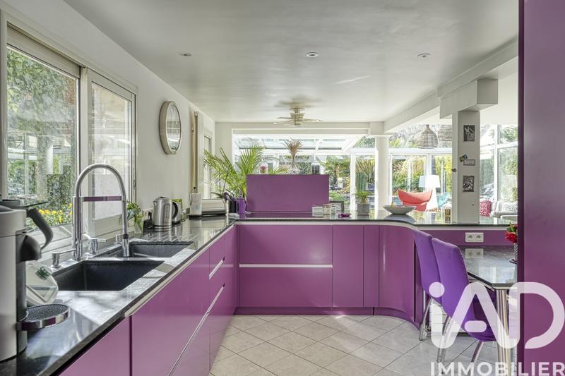 Maison - 250 m² - 8 pièces