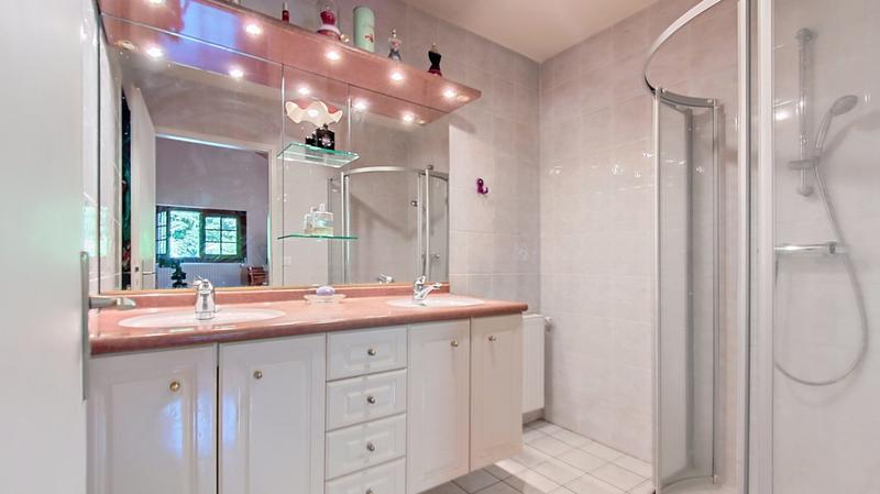 Maison - 313 m² - 9 pièces