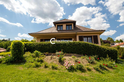 Maison traditionnelle - 160 m² - 6 pièces