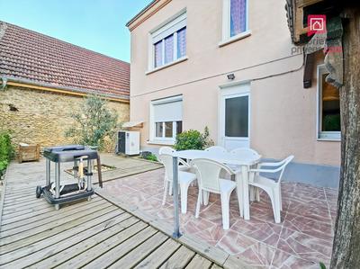 Maison - 233 m² - 7 pièces