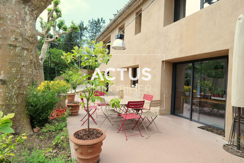 Maison - 182 m² - 6 pièces