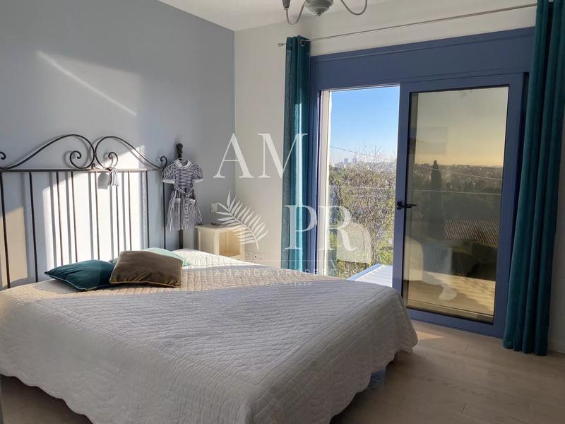 Villa - 160 m² - 5 pièces