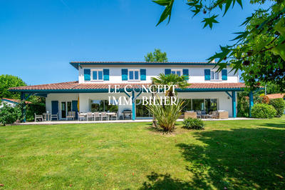 Villa - 275 m² - 7 pièces