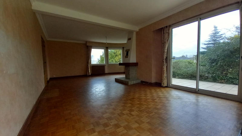 Maison - 176 m² - 9 pièces