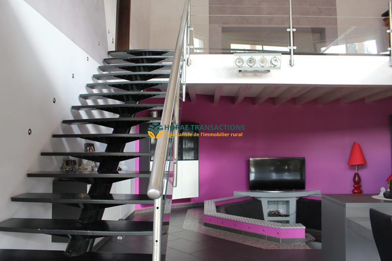 Maison - 327 m² - 9 pièces