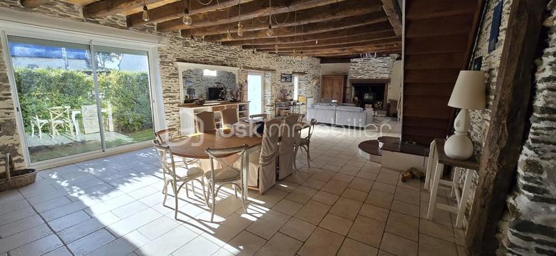 Longère - 215 m² - 6 pièces