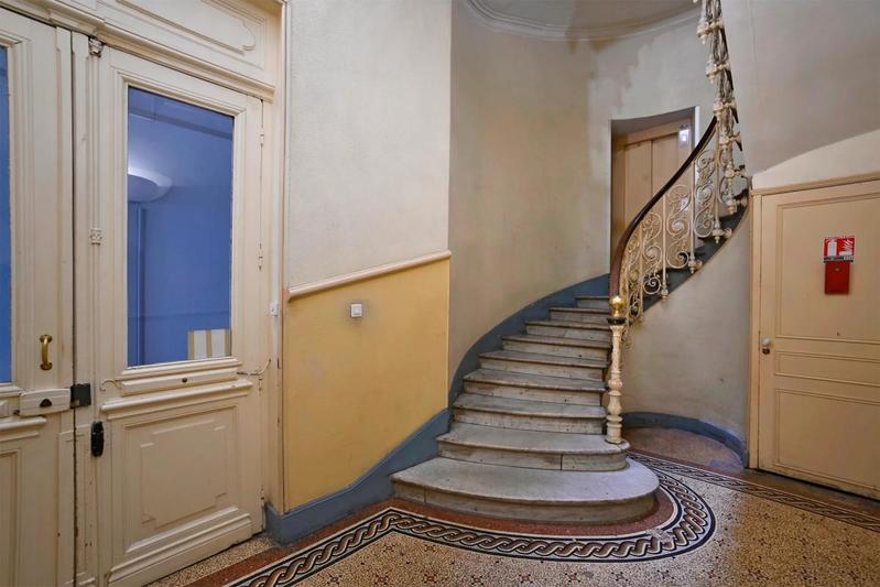 Appartement - 220 m² - 5 pièces