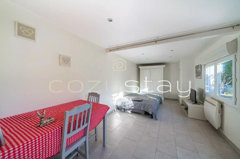 Villa - 305 m² - 10 pièces