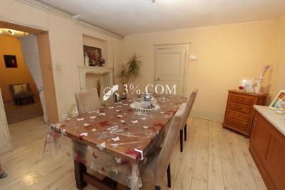 Maison - 243 m² - 10 pièces