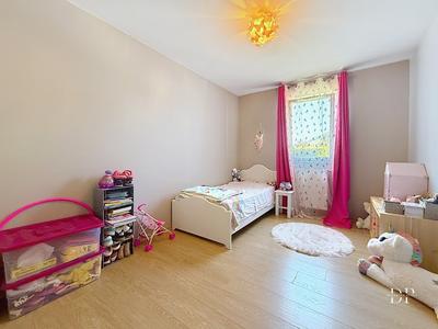 Appartement - 90 m² - 4 pièces