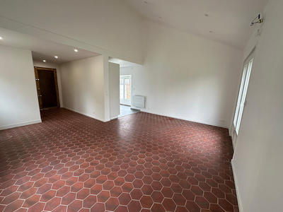 Maison - 104 m² - 5 pièces