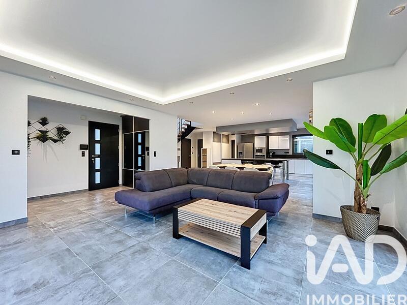 Maison - 136 m² - 7 pièces