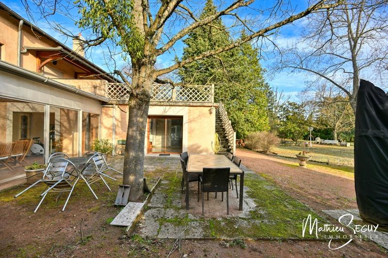 Maison - 200 m² - 8 pièces