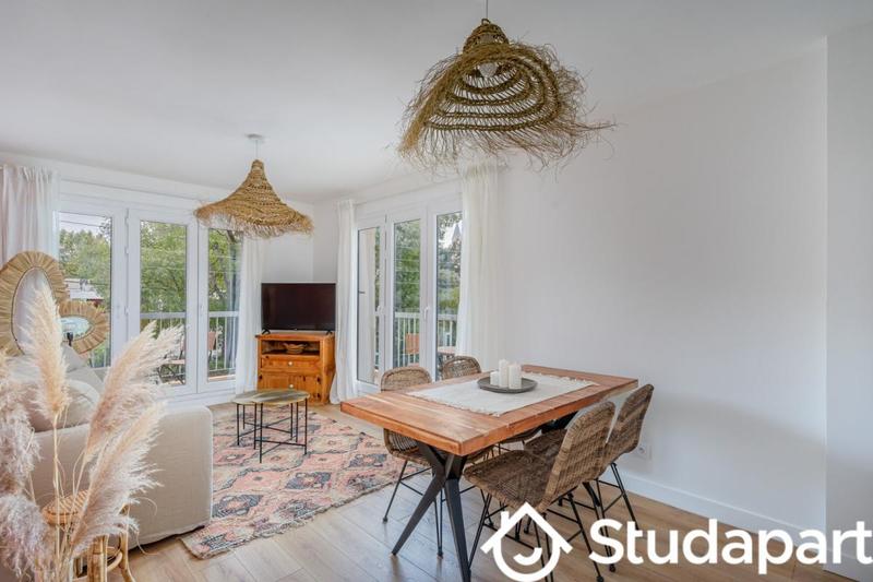 Chambre - 9 m² - 1 pièce