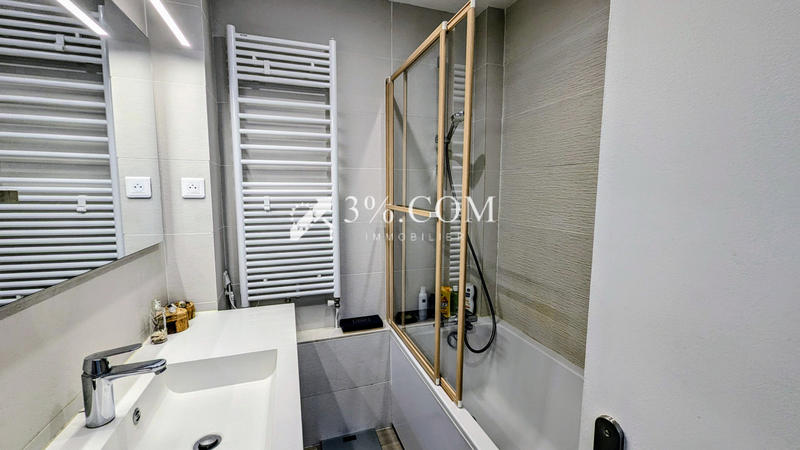 Appartement - 99 m² - 4 pièces