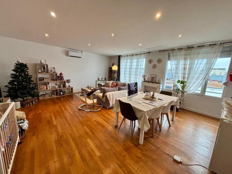 Appartement - 121 m² - 5 pièces