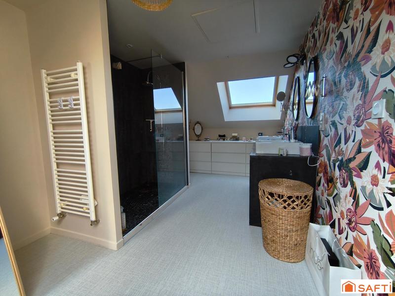 Maison - 167 m² - 6 pièces