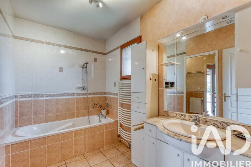 Maison - 98 m² - 4 pièces